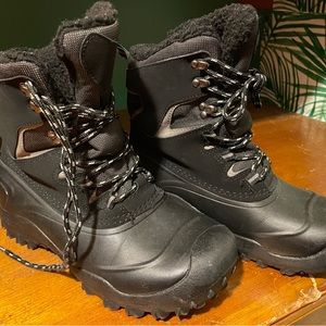 Mens winter boots size 8